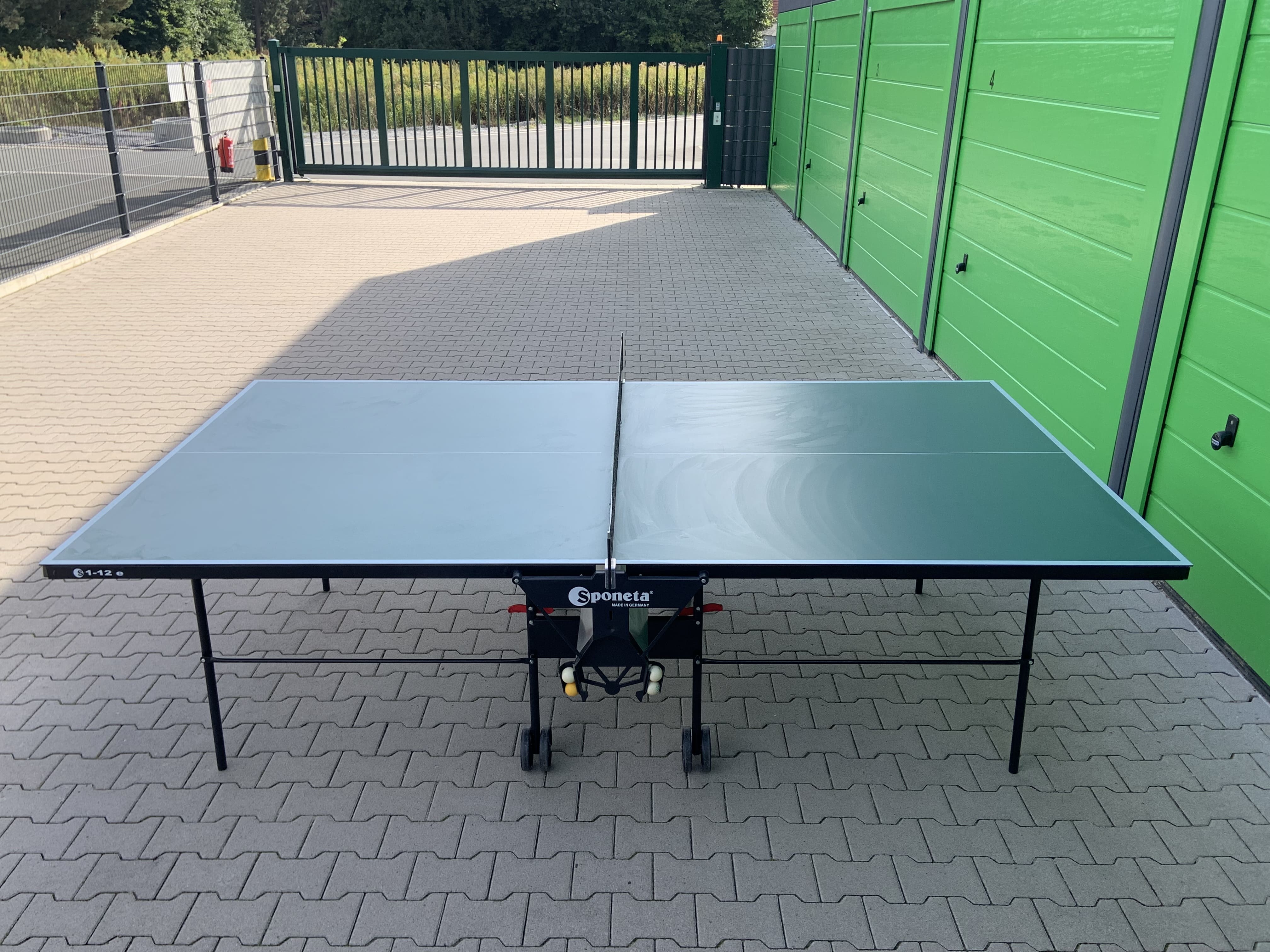 Tischtennisplatte mit Zubehör für Indoor und Outdoor mieten in Bielefeld